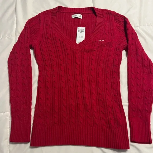 Hollister Red Cable Knit V-Neck Sweater - Picture 1 of 3